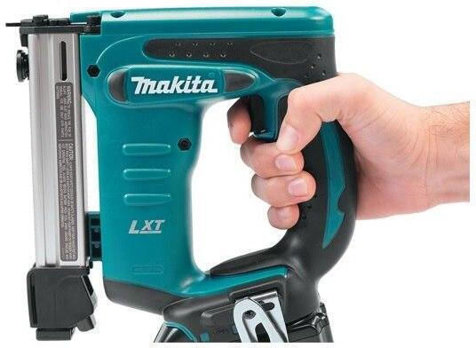 Makita Καρφωτικό Μπαταρίας DST221Z 18V Solo για Συνδετήρες