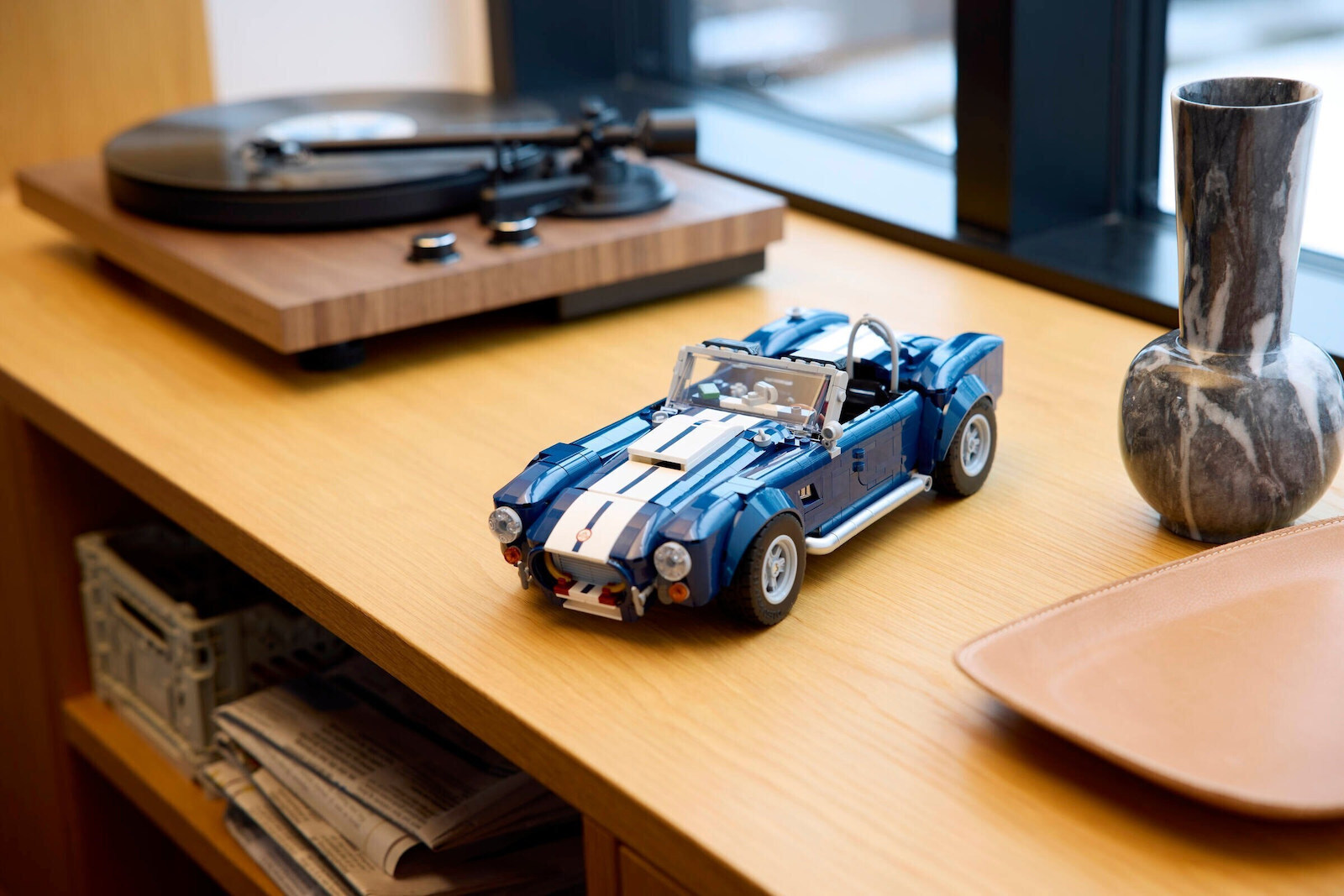 LEGO Icons Shelby Cobra 427 S/C Pentru 18+ Ani 1241 Bucăți 10357