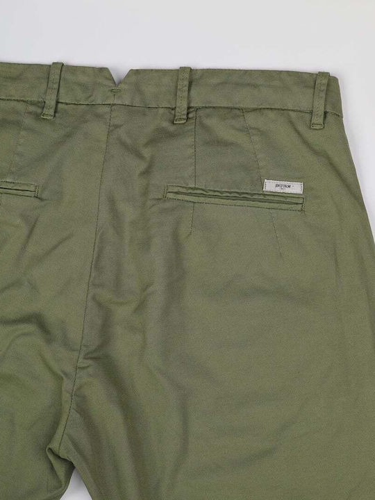 Uniform Jeans