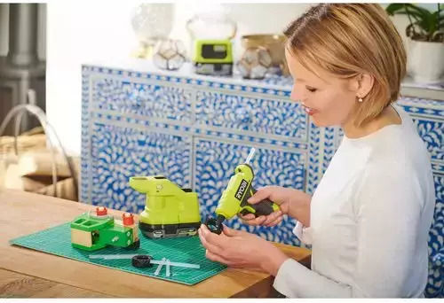 Ryobi RGLM18-0 Пистолет за лепене за Силиконови Пръчки 7мм