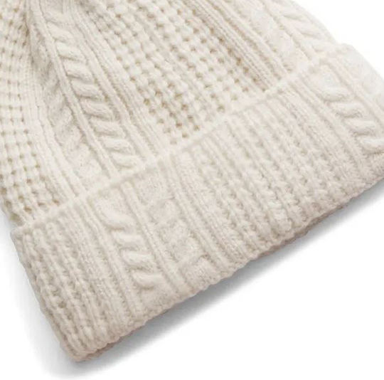 Halftime Beanie Beanie Knitted in Ecru color