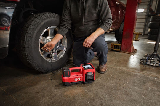 Milwaukee Tire Pumpe M18 Bi-0 150PSI mit Kabel 12V (Ohne Batterie)