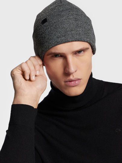 Beanie Beanie Knitted in Gray color