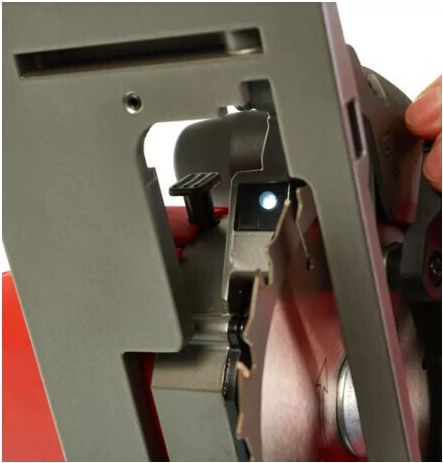 Milwaukee M12 CCS44-0 Δισκοπρίονο 12V Solo με Σύστημα Αναρρόφησης