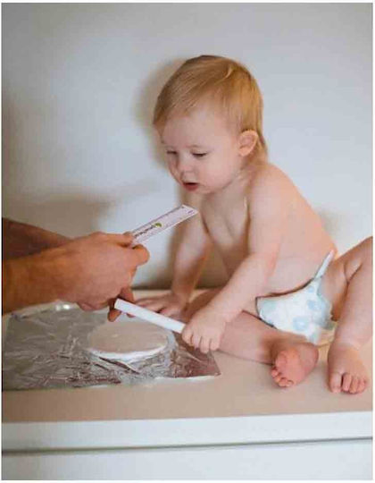Pearhead Baby Imprint Frame made of Wood for Girl