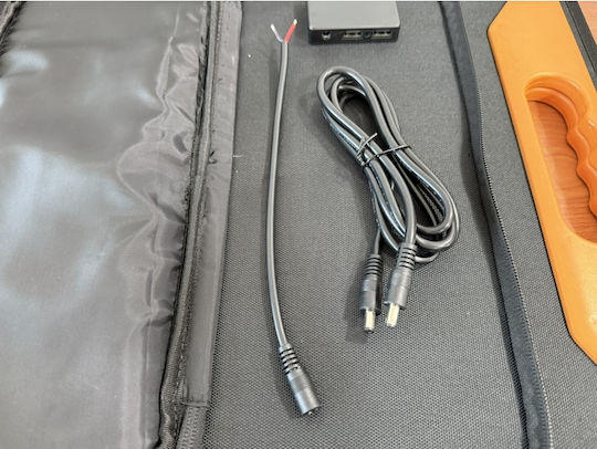 Pyramid International Сгъваемо Слънчево Зарядно Устройство 60W с USB Изход