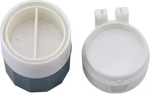 Cutie Multifuncțională Pentru Pastile Flippy 4 În 1 Pahar Pentru Apă Tăiere Zdrobire Depozitare Compactă Abs Lamă Din Oțel Inoxidabil Alb Verde 8.7x6.2x4.1 Cm