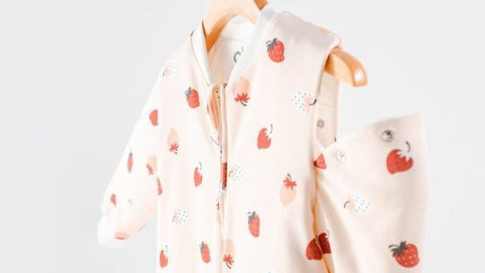 abo Winter Sleeping Bag with Feet 2.5 Tog Strawberry
