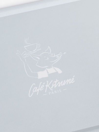 Maison Kitsune Cafe Kitsune Бариста Лисица Сервиращ Диск Бледо Зелен Maison Kitsune Cafe Kitsune Бариста Лисица Сервиращ Диск Бледо Зелен