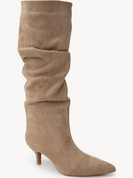Beige Wildleder Stiefel Mit Sorgfältigem Design Mit Spitz Zehen