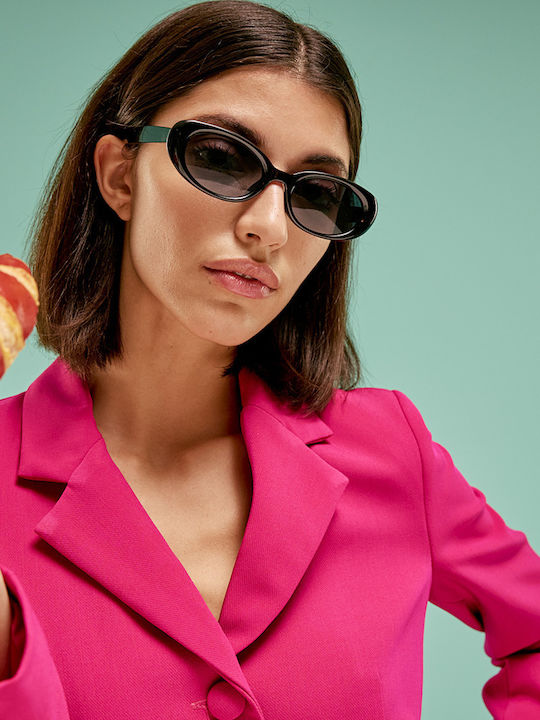 Pervedere Women's Sunglasses with Black Horn-Rimmed Frame and Black Lens 2475-03