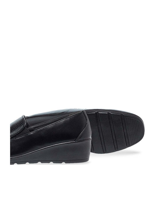 Women's Loafers in Black Color