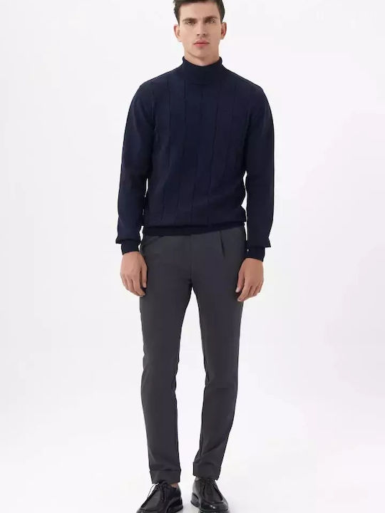 Blauer Pullover