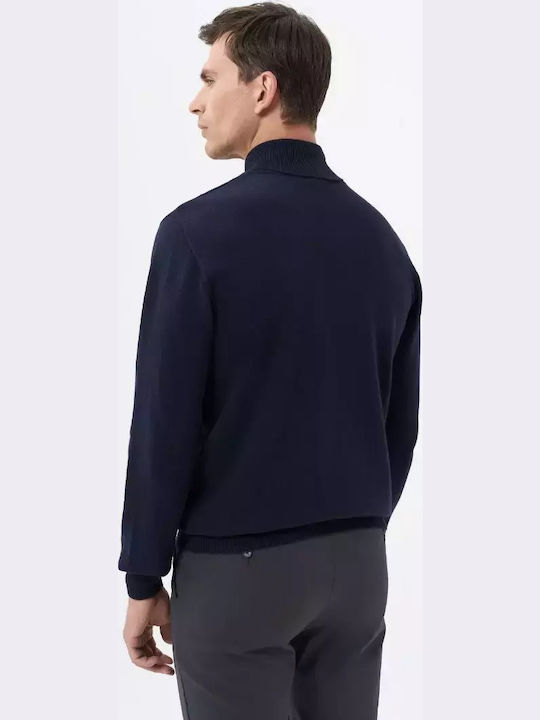 Blauer Pullover