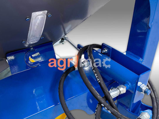 Graecus L600M Wheeled Seed/Fertilizer Distributor