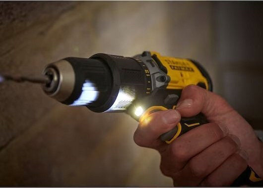 Stanley Set Bohrschrauber & Bohrer mit Batterien