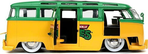 Jada Toys Teenage Mutant Ninja Turtles Batman 1962 VW Bus mit Leonardo VW Bus mit Leonardo Replik Fahrzeug Länge 7cm im Maßstab 1:24 2 Stück