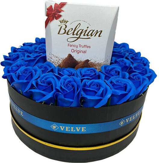 Aranjament Floral În Cutie Rotundă Trandafiri Săpun Ciocolată Belgiană Flori Uscate Parfumate Albastre