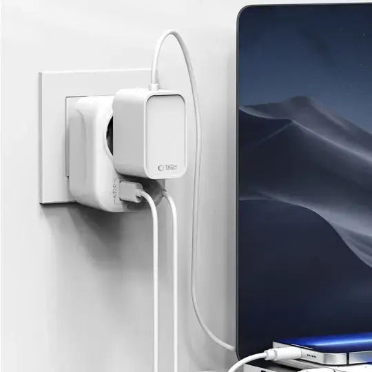 Tech-Protect Steckdosenadapter