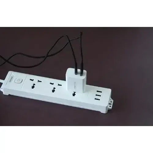 Remax Φορτιστής Χωρίς Καλώδιο GaN με Θύρα USB-A και Θύρα USB-C 33W Power Delivery Λευκός (RP-U122)