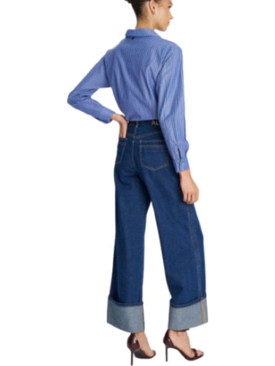 8921653-BLUE