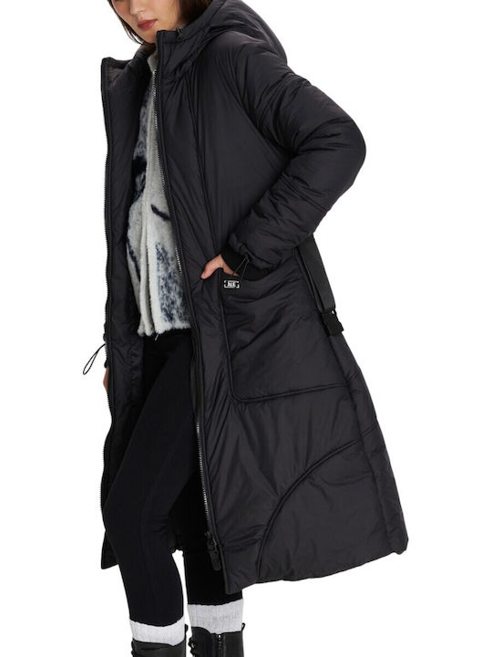 8921717-BLACK