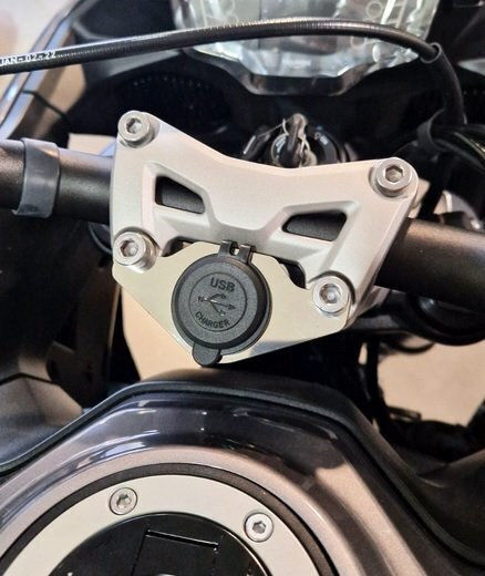 Cosmo Handlebar Mount Dual Usb Triumph Tiger Sport 660 2022-2025 Tiger Sport 800 2025