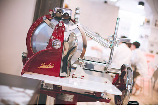 Berkel Mașină de feliat șuncă cu disc de tăiere de diametru 285mm 72x60x57cm P15