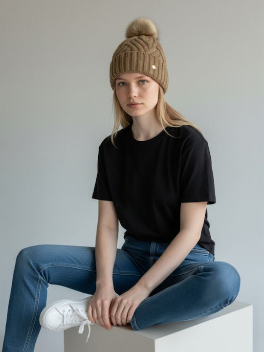 Pom Pom Beanie Beanie Knitted in Brown color
