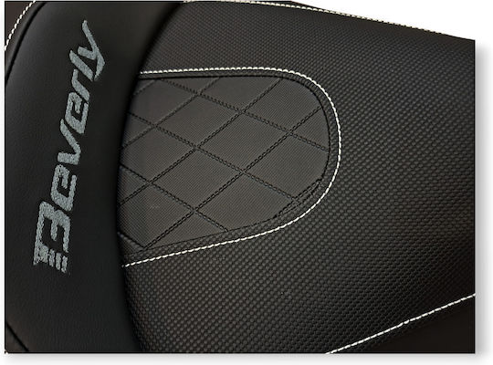 Beverly350 Piaggio '13 Anti-Slip Quilted Baklavato Motorcycle Seat Cover Carbon Look White Stitching Light Grey Logo