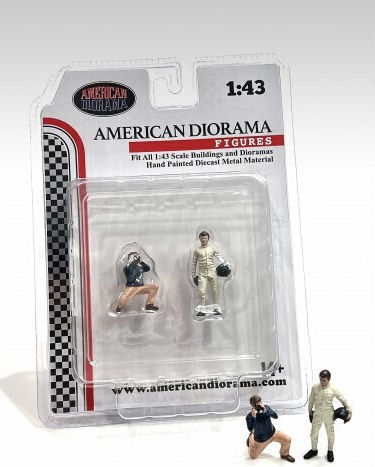 Set 2 Figurine Ziua Cursei Setul #1 Scara 1:43 American Diorama