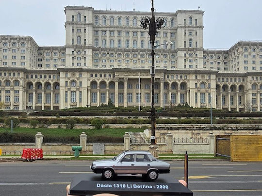 Macheta Auto Dacia 1310 Li Berlina 2000 Gri 1:43 Hachette