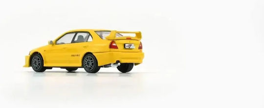 Моделна Фигура Автомобил Mitsubishi Lancer Evo V Жълт 1:64
