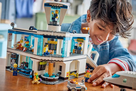 LEGO City Летище с Самолет за 8+ Години 887 Бройки