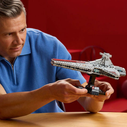 LEGO Star Wars Venator-Class Attack Cruiser за 18+ Години 643 Бройки