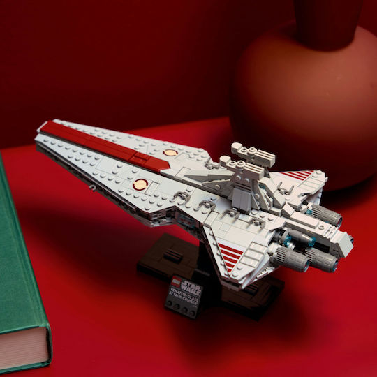 LEGO Star Wars Venator-Class Attack Cruiser за 18+ Години 643 Бройки