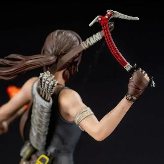 Dark Horse Comics Lara Croft Figure 27.94cm