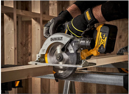 Dewalt mit Absaugsystem