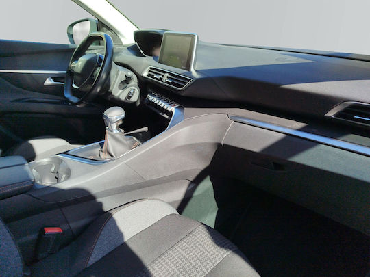 Peugeot 3008 1.5 BlueHDI Business '19