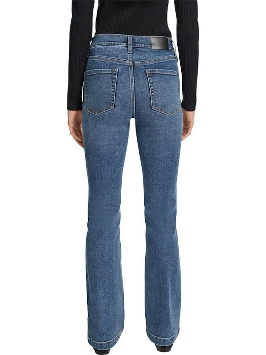 DKNY