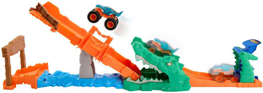 Hot Wheels Monster Trucks Snake Slam Takedown Track Crocodile Crash Challenge 1:64 Monster Truck For 4+ Years Old