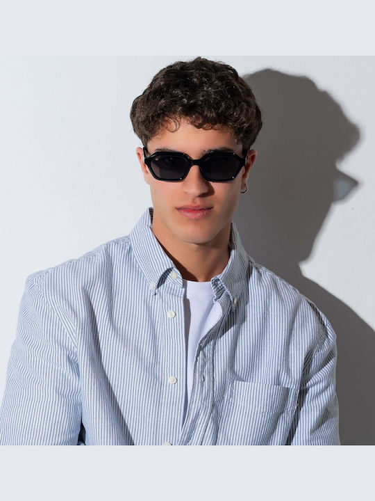 Red Raven Paul Unisex Sunglasses with Black Frame and Black Lens