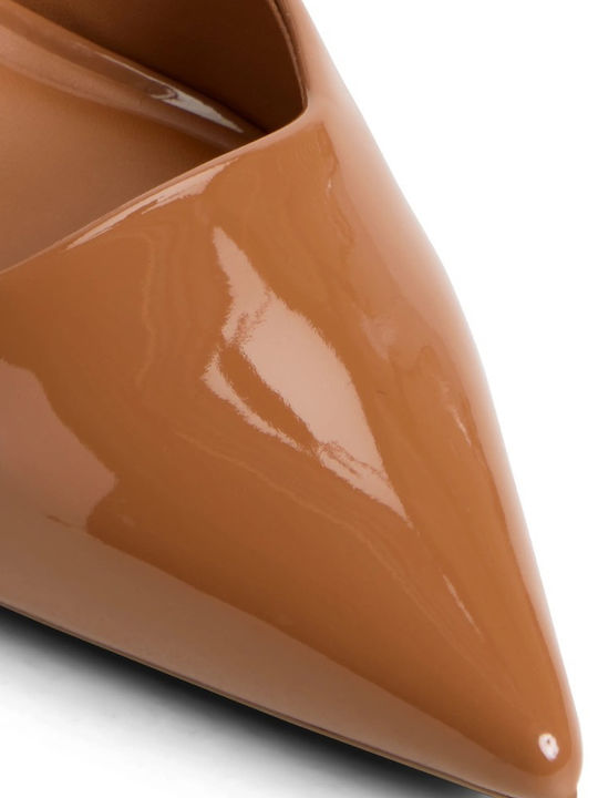Pointed Toe Heels in Patent Leather with Strap & High Brown Heel