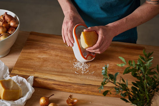 Fiskars Fiskars Reiben Für Obst & Gemüse mit Behälter 16.8x9x5.9cm