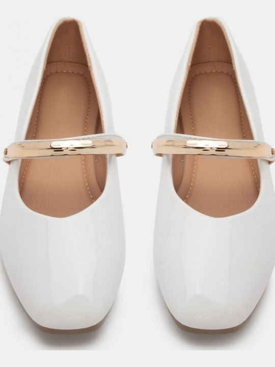 Women's Pointed Toe Ballerina Shoes With Strap In White Colour