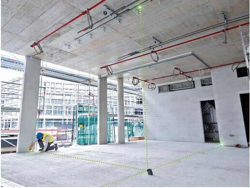 Bosch GPL 5 G Self-leveling Linear Laser Level Green Beam 1.5V with Working Range 30m
