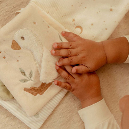 Little Dutch Книга за дейности Newborn Naturals