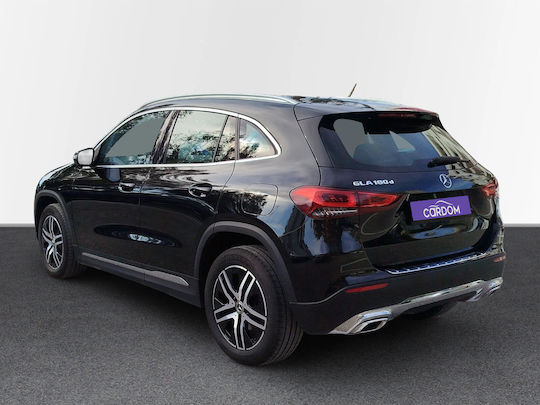 Mercedes-Benz GLA 180 д Авто '22