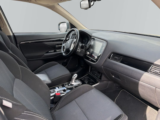 Mitsubishi Motors Outlander 2.4 PHEV Intense Plus Auto 4WD '20