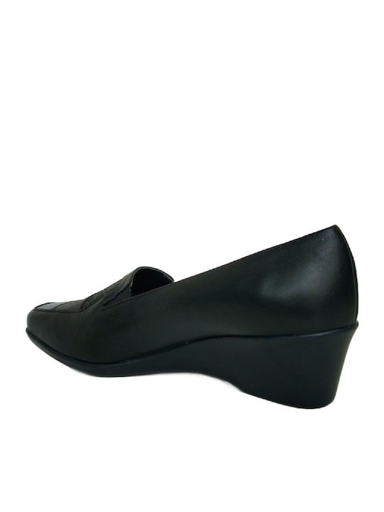 Leather Women's Moccasins in Black Colour